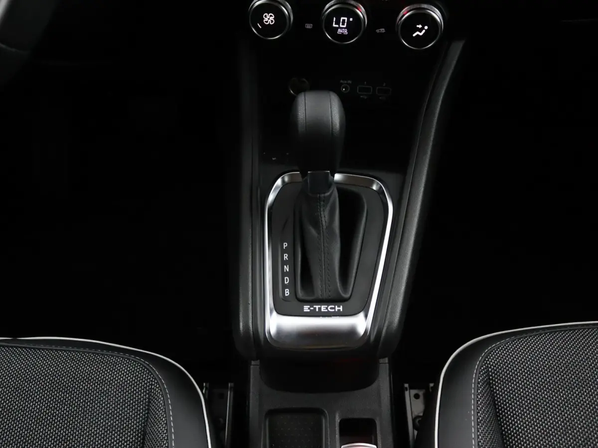 techno E-Tech hybrid 145 | Parkeercamera | Navigatie |
