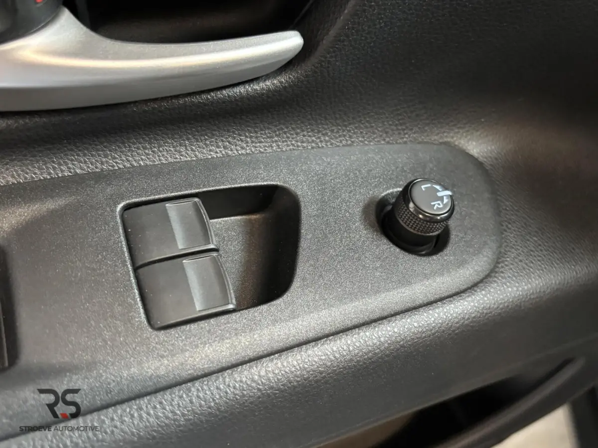 1.0 VVT-i S-CVT Limited