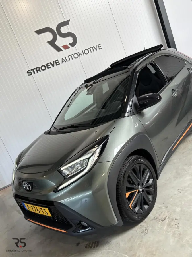 1.0 VVT-i S-CVT Limited