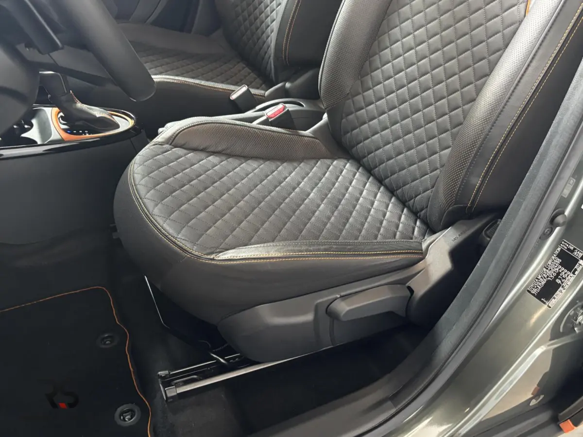 1.0 VVT-i S-CVT Limited