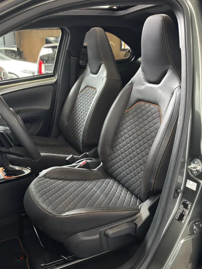 1.0 VVT-i S-CVT Limited