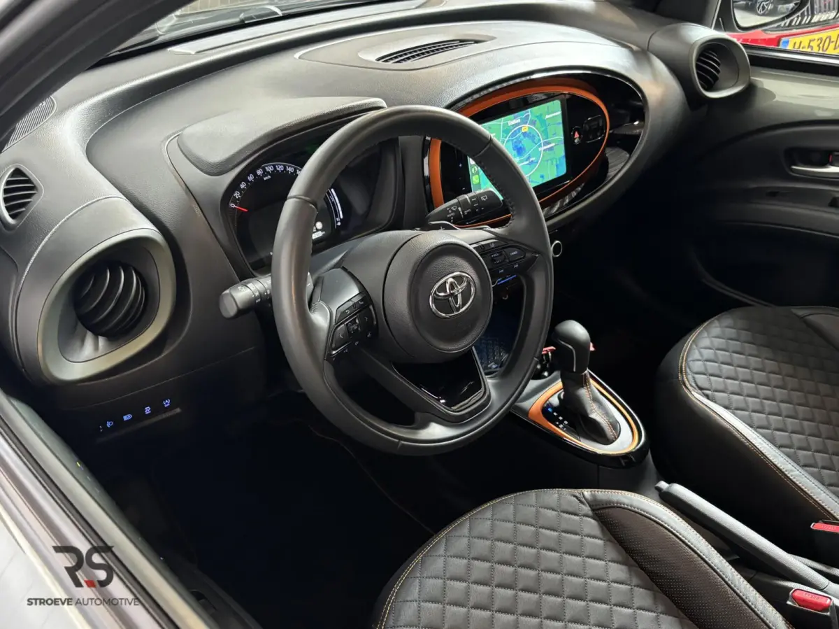1.0 VVT-i S-CVT Limited