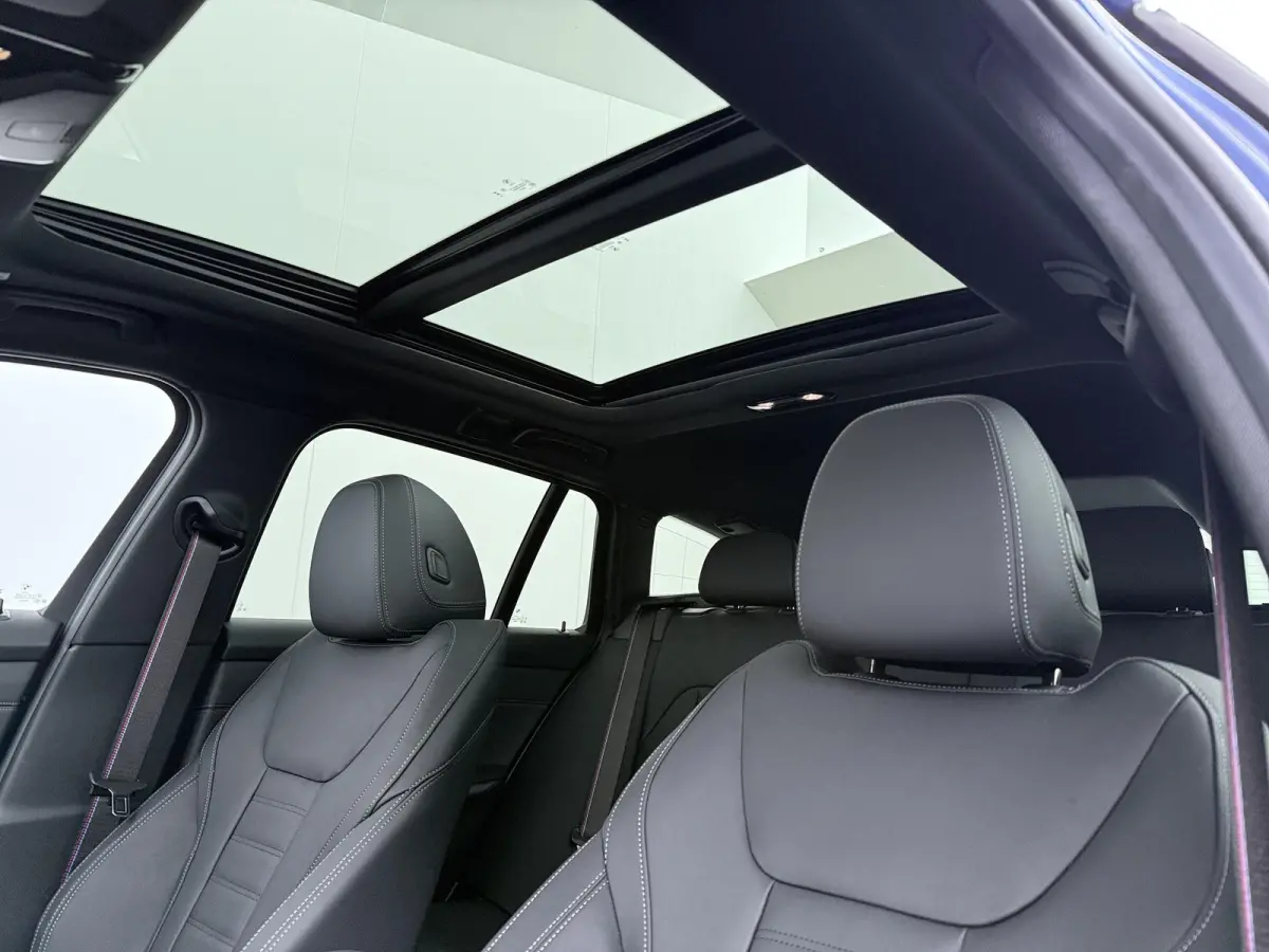 330e | SoH 100% | Individual Le Mans Blue | M Sportpakket Pro | Head-Up | Adaptive Cruise | Trekhaak | Panoramadak | Comfort Access | Stoel & Stuurverwarming