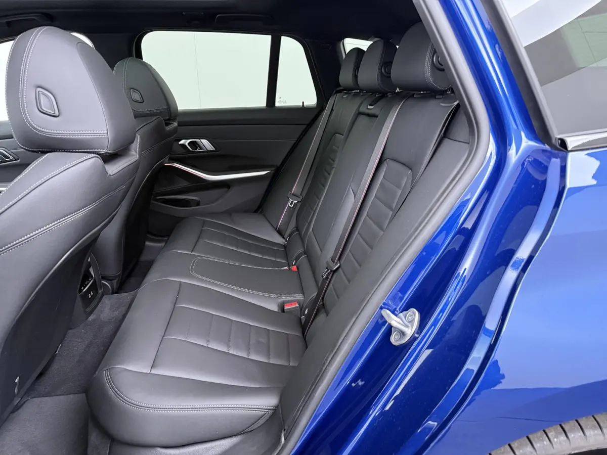 330e | SoH 100% | Individual Le Mans Blue | M Sportpakket Pro | Head-Up | Adaptive Cruise | Trekhaak | Panoramadak | Comfort Access | Stoel & Stuurverwarming