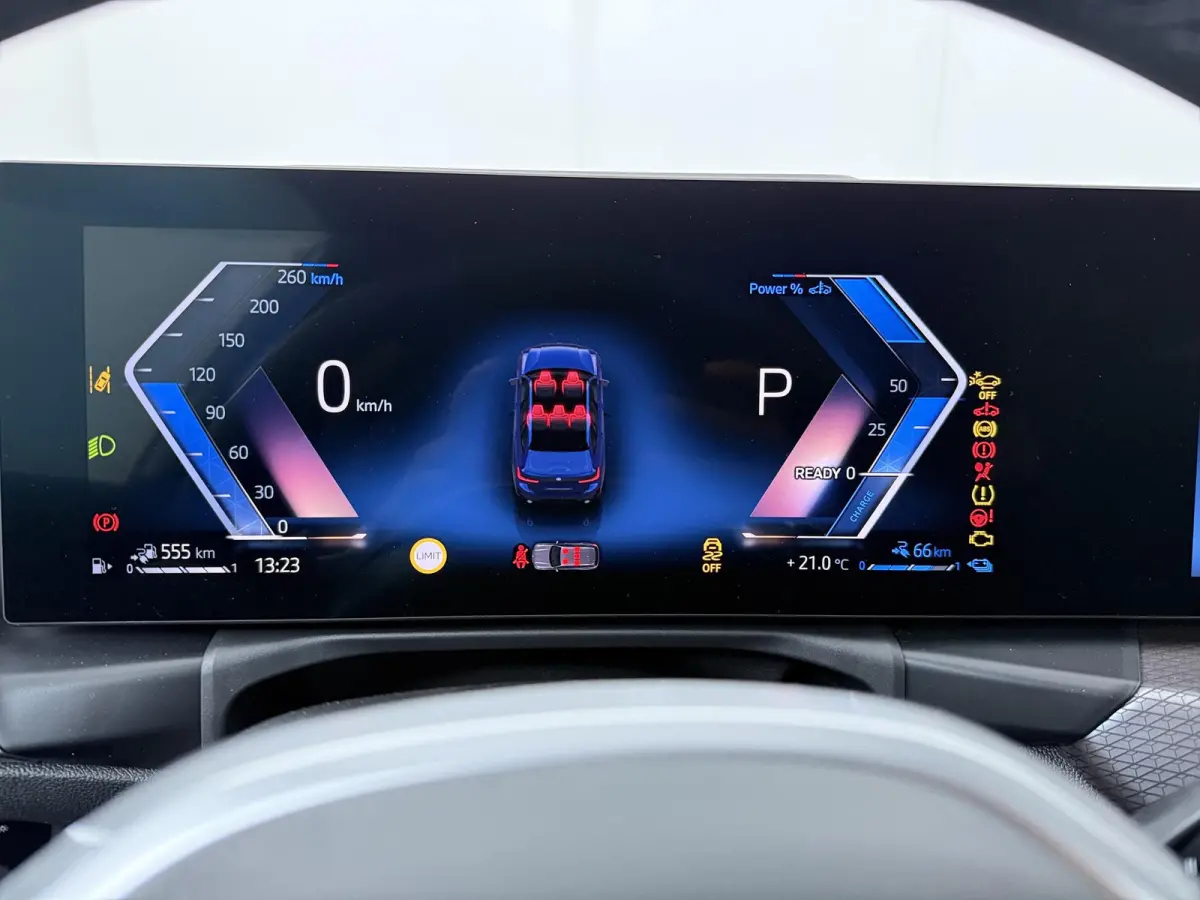 330e | SoH 100% | Individual Le Mans Blue | M Sportpakket Pro | Head-Up | Adaptive Cruise | Trekhaak | Panoramadak | Comfort Access | Stoel & Stuurverwarming