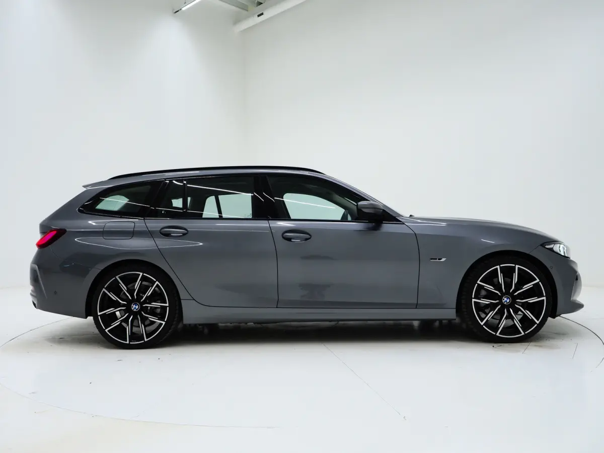 320e LCI Shadow Line | Nieuw Model | Keyless | Camera | Dodehoekdetectie | Widescreen | Carplay | Cruise | DAB | LED