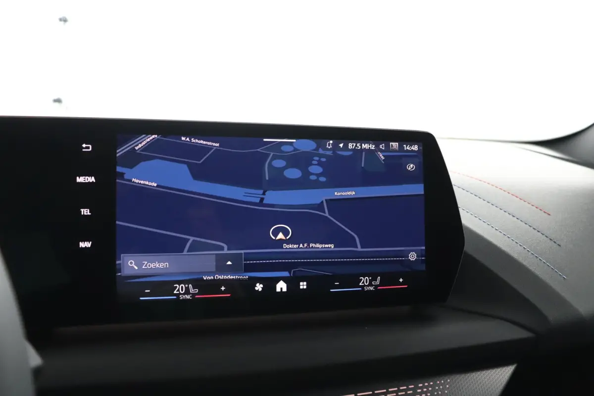 120 M Sport Design Edition | M Sportpakket Pro | Driving Assistant Plus | Premium Pack | Stoelverwarming