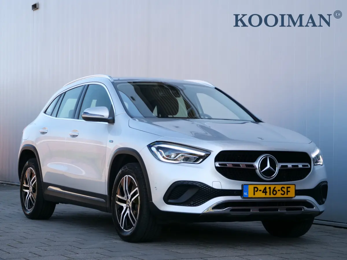250 e Style 218 Pk Automaat Navi / DAB / Camera / Apple Carplay / Stoelverwarming
