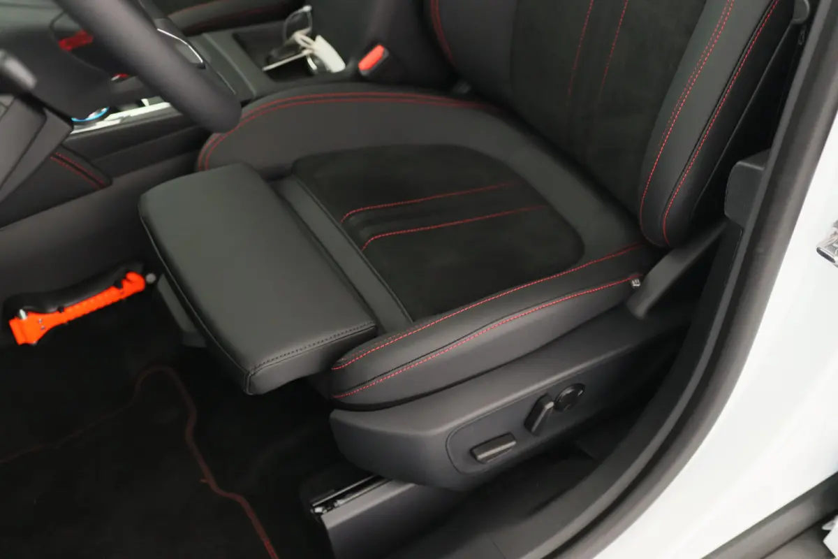 2.5 PHEV ST-Line X | Black Pack | Elektrische Trekhaak | Winter Pack | Elektrische Kofferklep | Matrix LED |