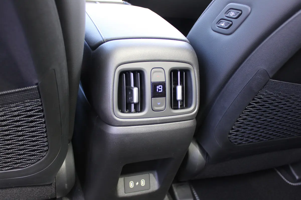 1.6 T-GDI PHEV Premium Sky | Aanhanger assistent | Achterbank elektrisch neerklapbaar | Achterbank in delen neerklapbaar