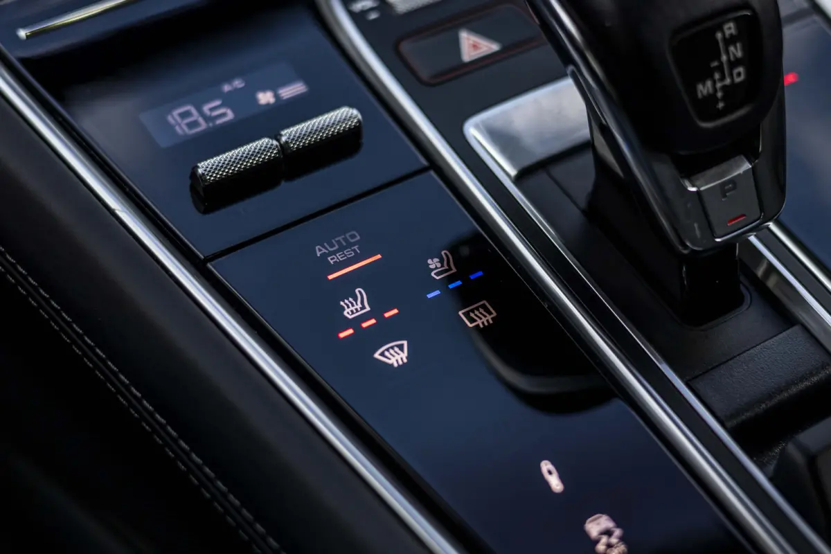2.9 4 E-Hybrid Platinum Edition