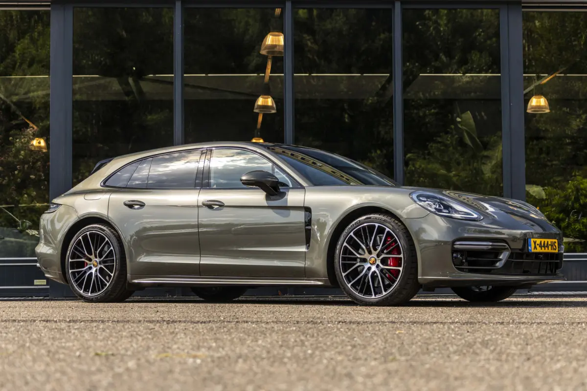 2.9 4 E-Hybrid Platinum Edition