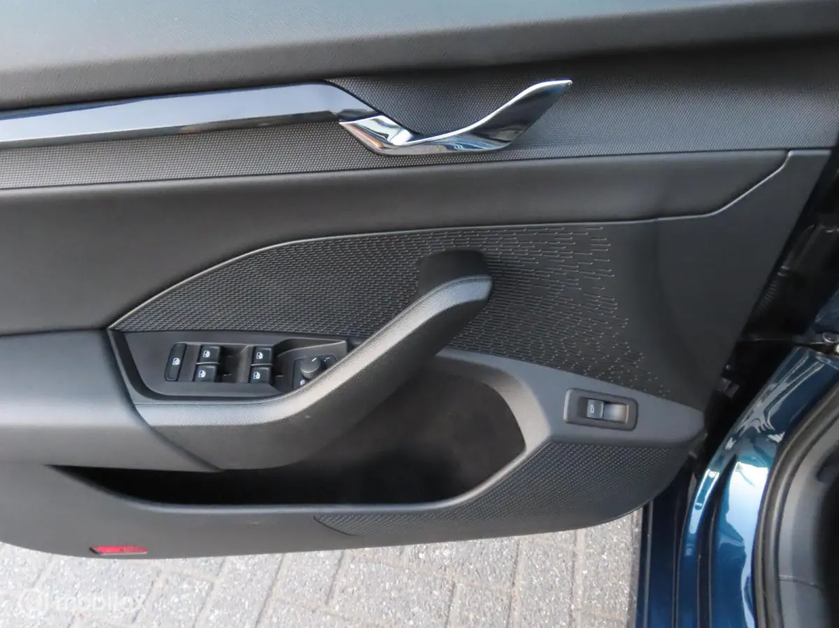 1.5 e-TSI Business Edition Plus|Electr A klep|Adaptive Cruise|Stoelverwarming|Parkeersensor V/A.