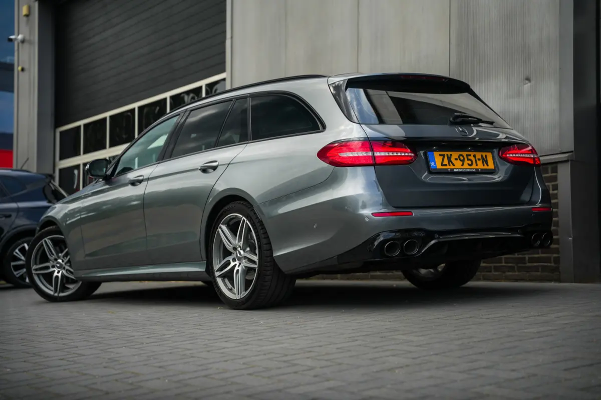 200 184 pk Prestige Plus AMG-line / Keyless/ Widescreen/ Bi-LED/ Camera/ Sfeer.Verl/ Elek.Achterklep/ Trekhaak/ 19''LMV