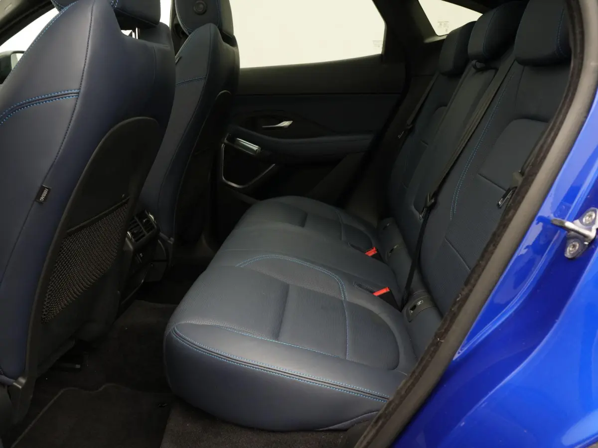 2.0 P250 AWD First Edition AUTOMAAT | TREKHAAK | HEAD-UP | VIRTUEEL | CAMERA | HSE | R-DYNAMIC | LEDER | PANORAMADAK | STOELVERWARMING & KOELING | 12 MAANDEN BOVAG GARANTIE