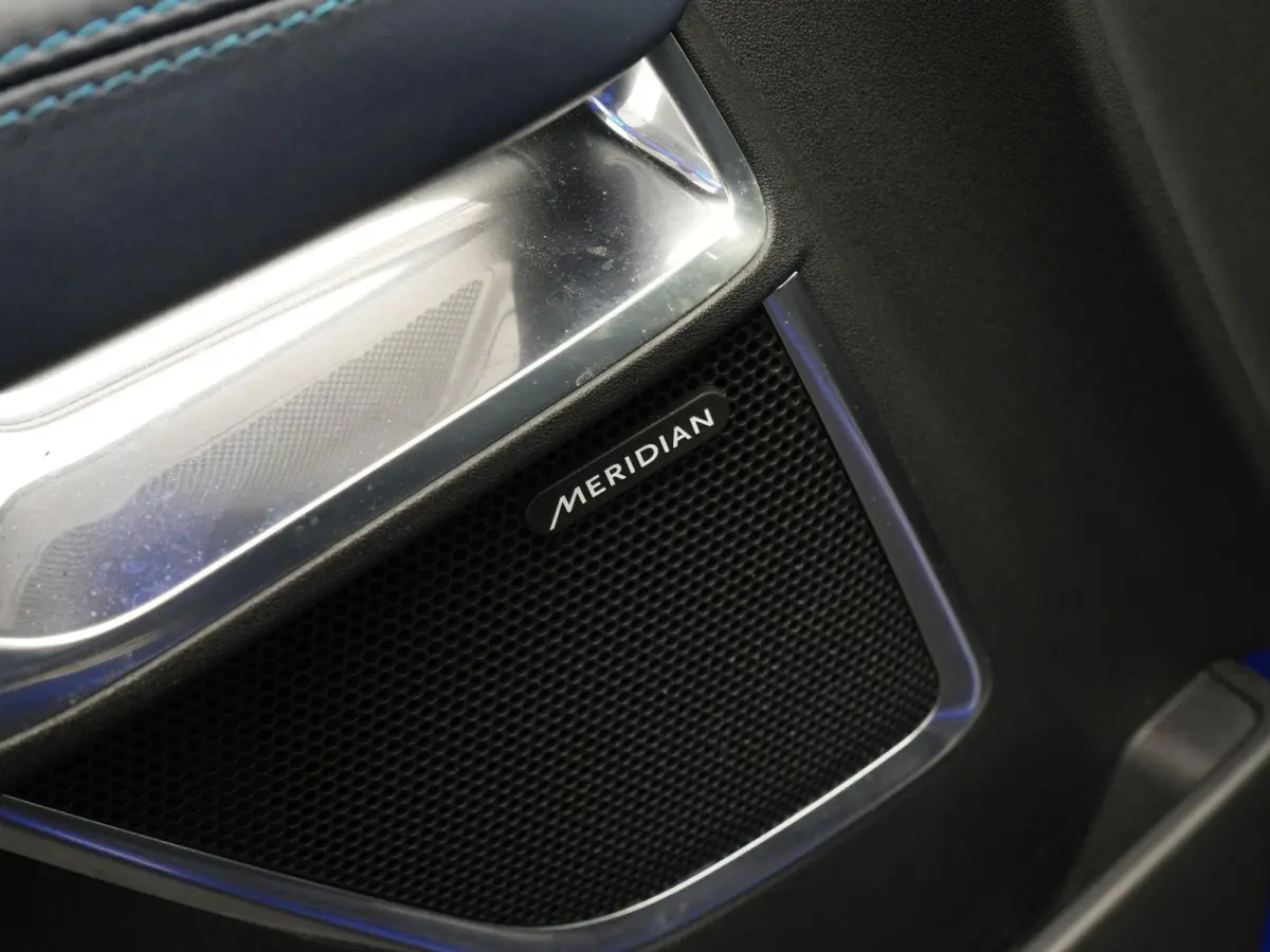 2.0 P250 AWD First Edition AUTOMAAT | TREKHAAK | HEAD-UP | VIRTUEEL | CAMERA | HSE | R-DYNAMIC | LEDER | PANORAMADAK | STOELVERWARMING & KOELING | 12 MAANDEN BOVAG GARANTIE