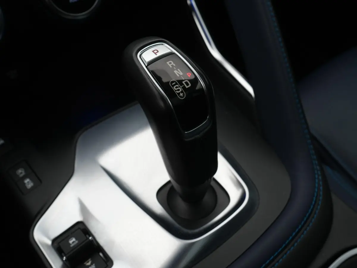 2.0 P250 AWD First Edition AUTOMAAT | TREKHAAK | HEAD-UP | VIRTUEEL | CAMERA | HSE | R-DYNAMIC | LEDER | PANORAMADAK | STOELVERWARMING & KOELING | 12 MAANDEN BOVAG GARANTIE