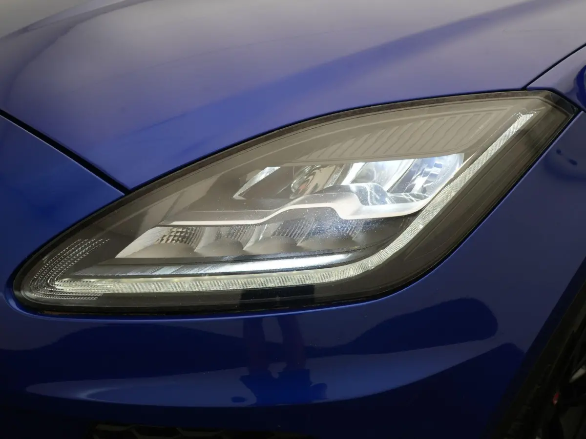 2.0 P250 AWD First Edition AUTOMAAT | TREKHAAK | HEAD-UP | VIRTUEEL | CAMERA | HSE | R-DYNAMIC | LEDER | PANORAMADAK | STOELVERWARMING & KOELING | 12 MAANDEN BOVAG GARANTIE