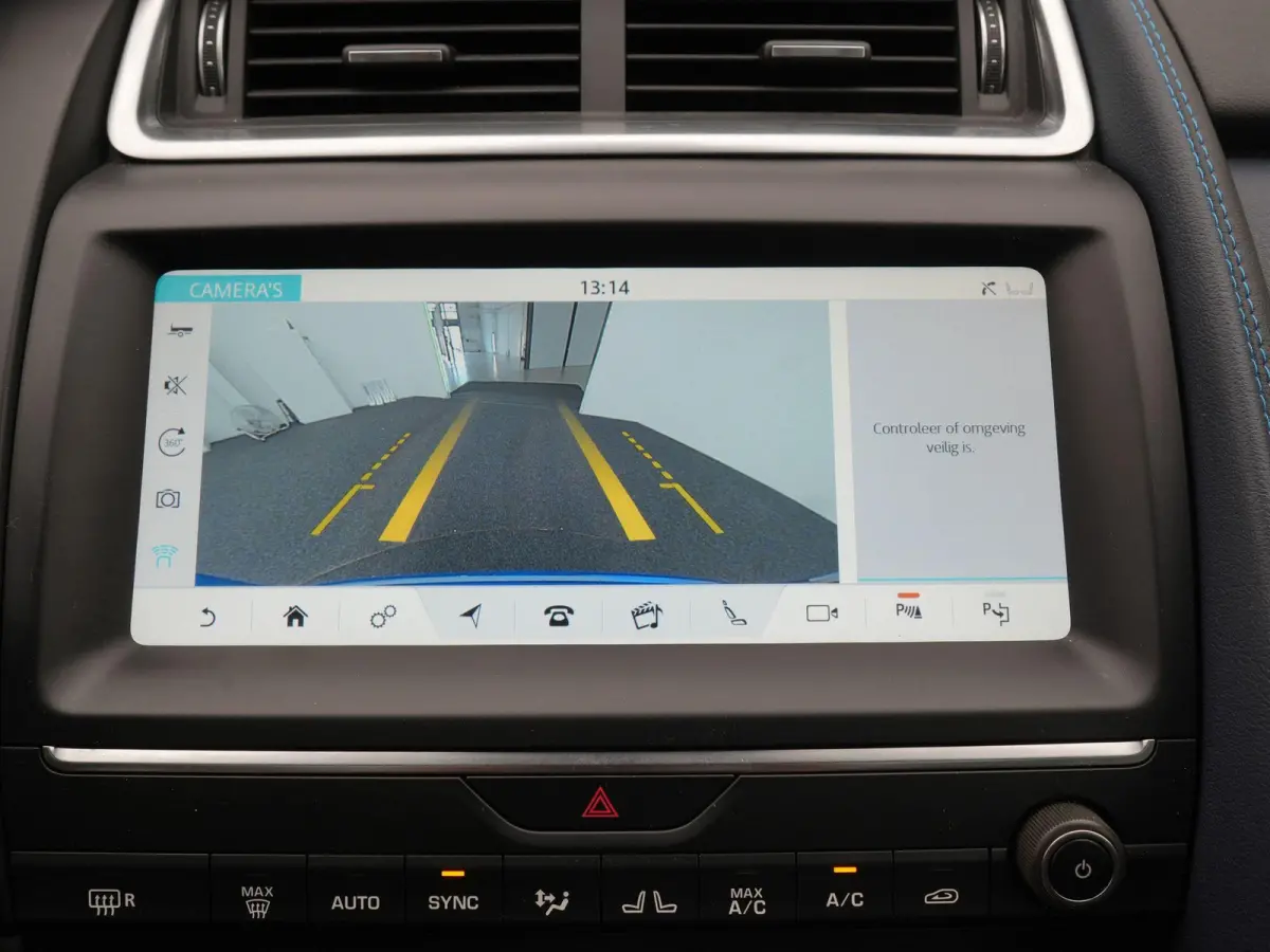 2.0 P250 AWD First Edition AUTOMAAT | TREKHAAK | HEAD-UP | VIRTUEEL | CAMERA | HSE | R-DYNAMIC | LEDER | PANORAMADAK | STOELVERWARMING & KOELING | 12 MAANDEN BOVAG GARANTIE