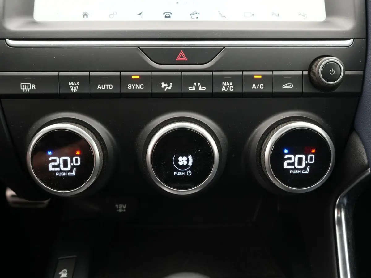 2.0 P250 AWD First Edition AUTOMAAT | TREKHAAK | HEAD-UP | VIRTUEEL | CAMERA | HSE | R-DYNAMIC | LEDER | PANORAMADAK | STOELVERWARMING & KOELING | 12 MAANDEN BOVAG GARANTIE