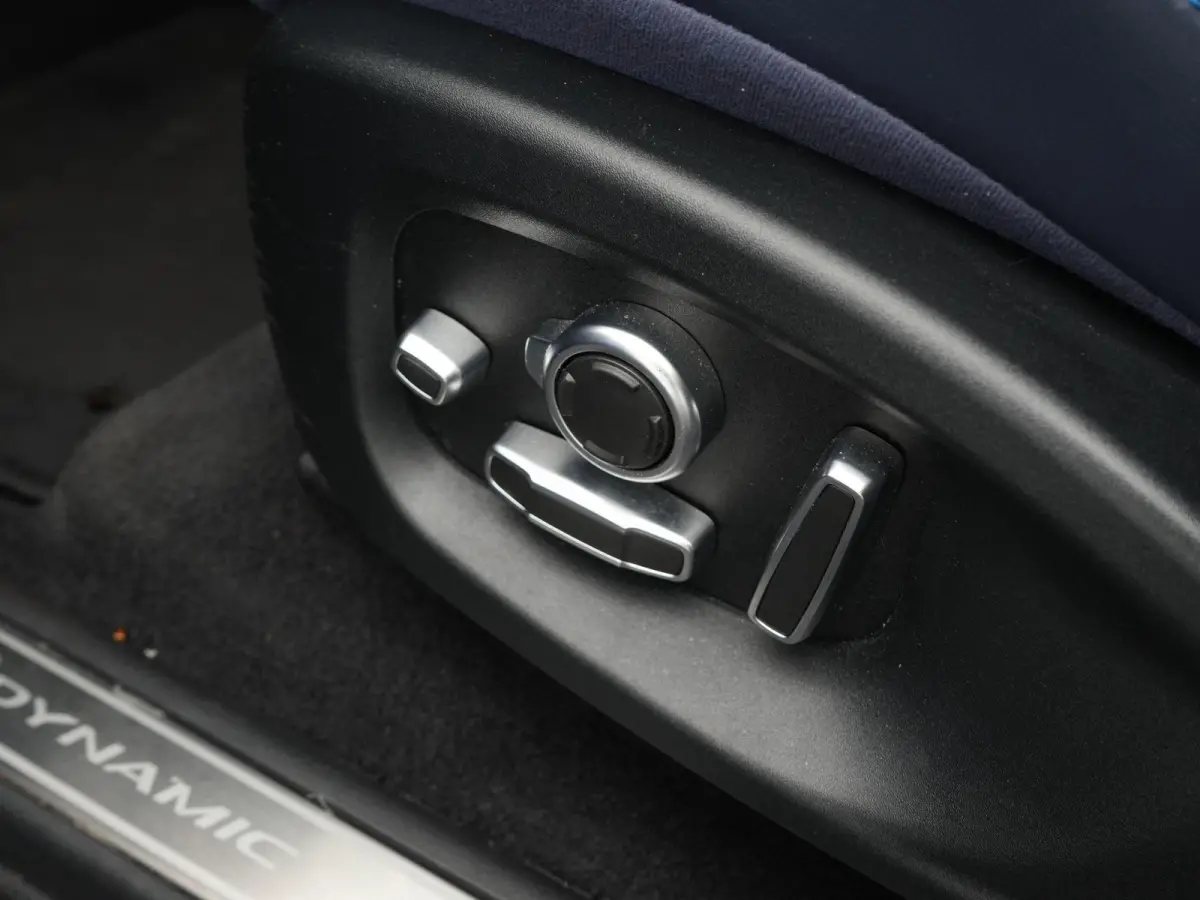 2.0 P250 AWD First Edition AUTOMAAT | TREKHAAK | HEAD-UP | VIRTUEEL | CAMERA | HSE | R-DYNAMIC | LEDER | PANORAMADAK | STOELVERWARMING & KOELING | 12 MAANDEN BOVAG GARANTIE