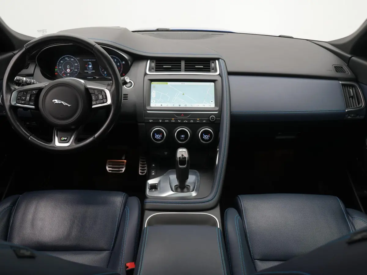 2.0 P250 AWD First Edition AUTOMAAT | TREKHAAK | HEAD-UP | VIRTUEEL | CAMERA | HSE | R-DYNAMIC | LEDER | PANORAMADAK | STOELVERWARMING & KOELING | 12 MAANDEN BOVAG GARANTIE