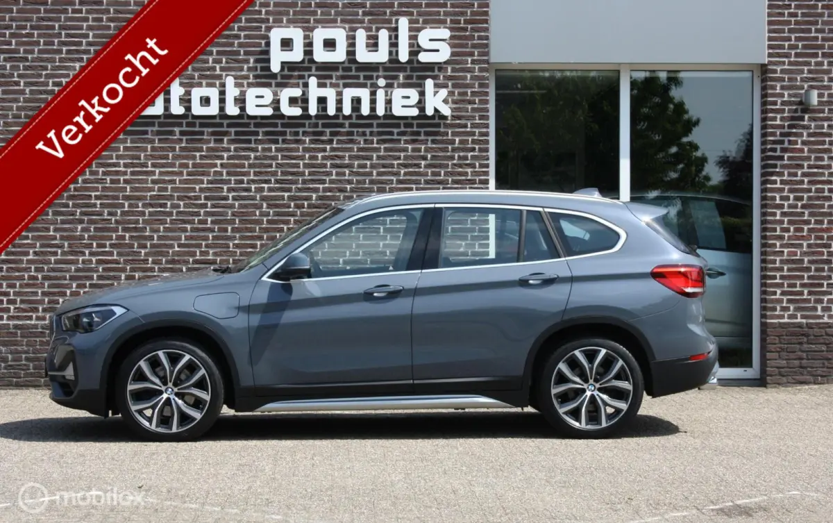 xDrive25e High Exe, trekhaak, head up, pano