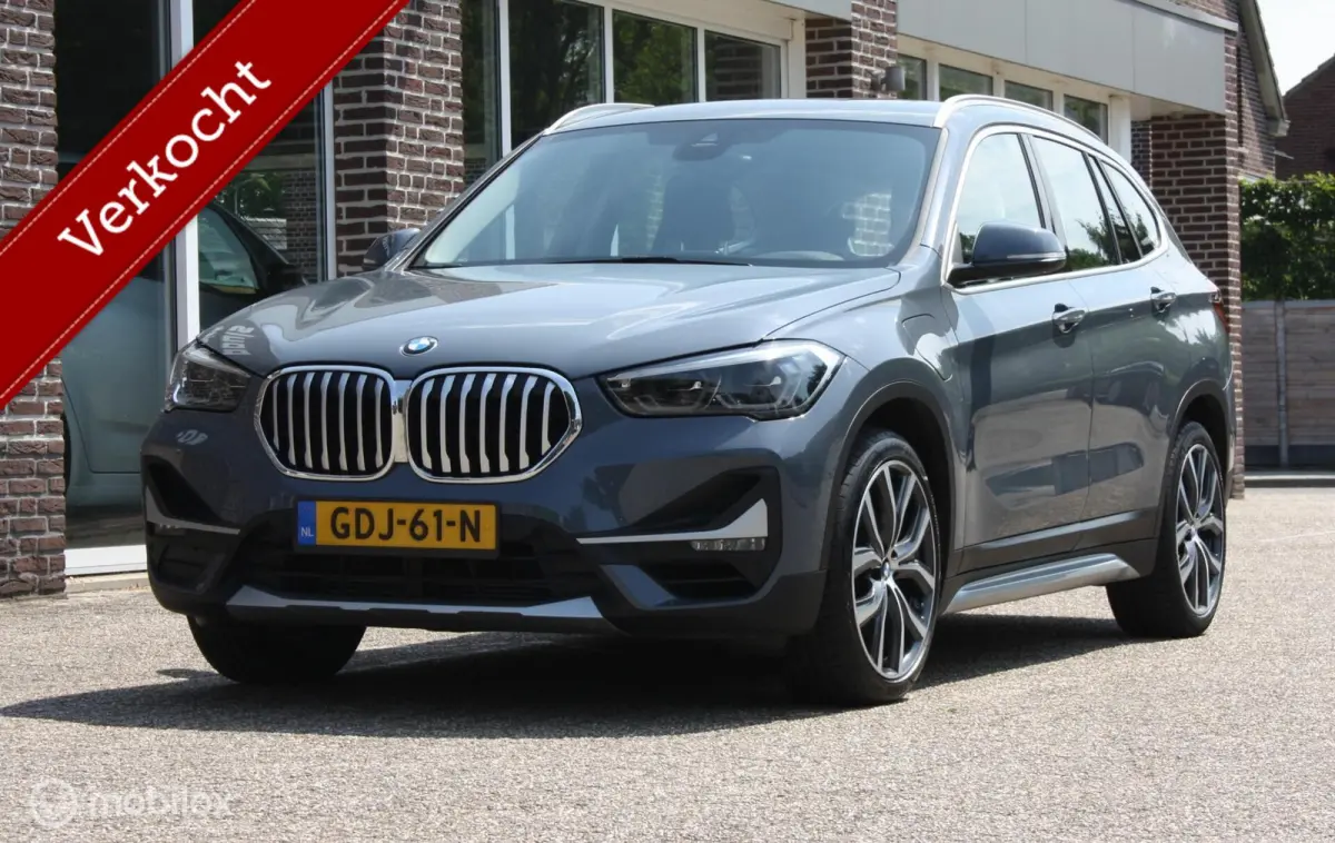 xDrive25e High Exe, trekhaak, head up, pano