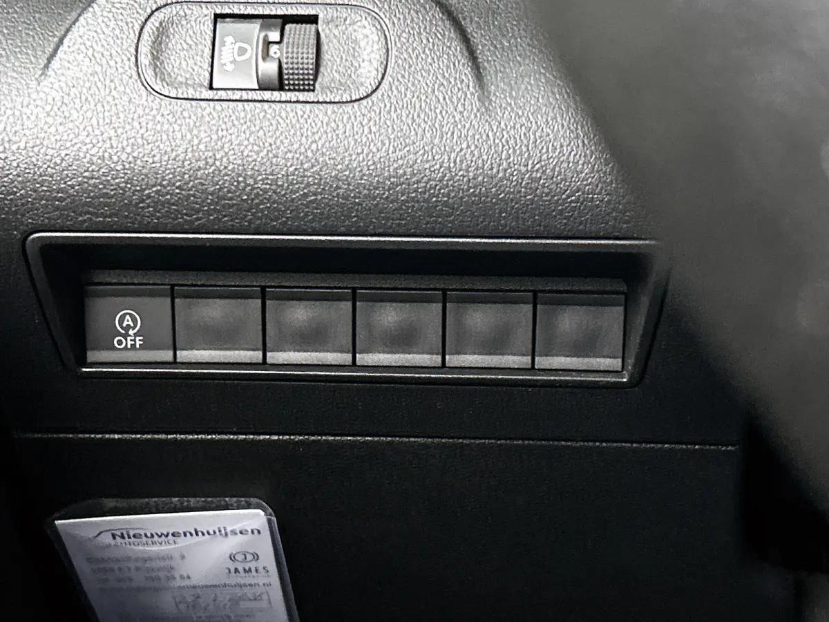 1.2 Benzine 111PK Euro6 / Distributie is vervangen  /Trekhaak / RVS imperiaal  / Schuifdeur / Airco / Pdc / Apk 01-2027