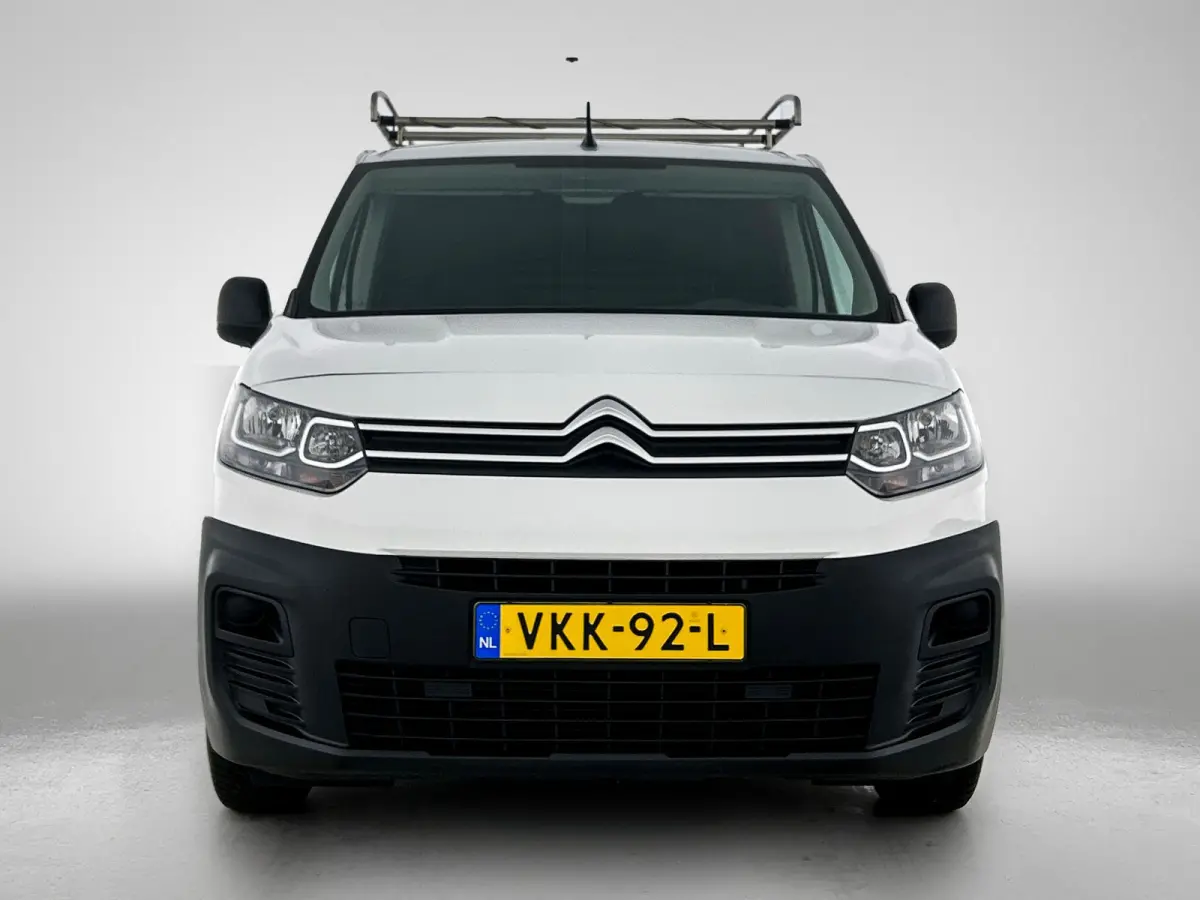 1.2 Benzine 111PK Euro6 / Distributie is vervangen  /Trekhaak / RVS imperiaal  / Schuifdeur / Airco / Pdc / Apk 01-2027