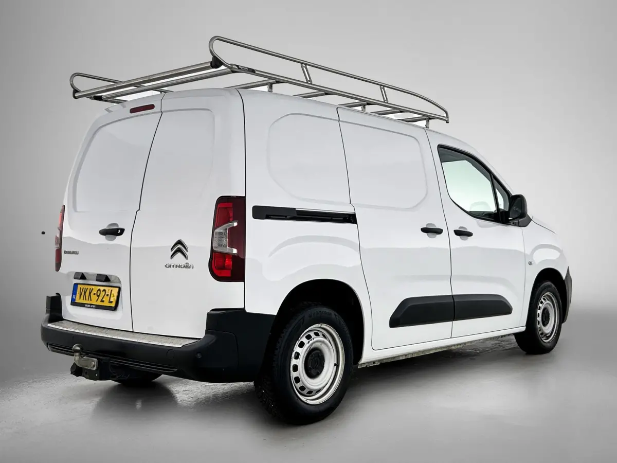 1.2 Benzine 111PK Euro6 / Distributie is vervangen  /Trekhaak / RVS imperiaal  / Schuifdeur / Airco / Pdc / Apk 01-2027