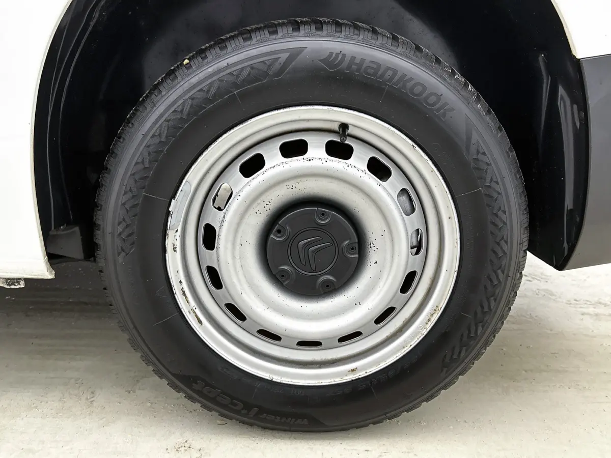 1.2 Benzine 111PK Euro6 / Distributie is vervangen  /Trekhaak / RVS imperiaal  / Schuifdeur / Airco / Pdc / Apk 01-2027