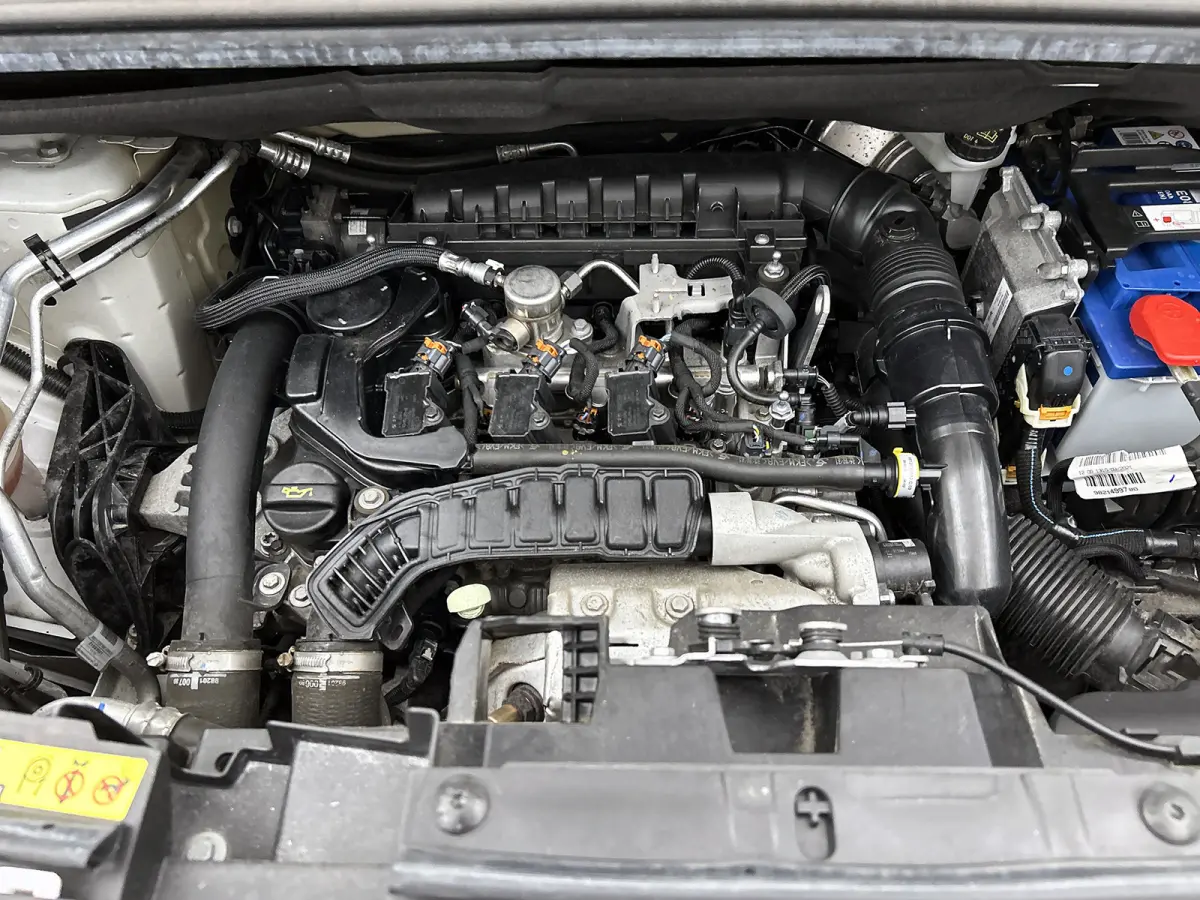 1.2 Benzine 111PK Euro6 / Distributie is vervangen  /Trekhaak / RVS imperiaal  / Schuifdeur / Airco / Pdc / Apk 01-2027