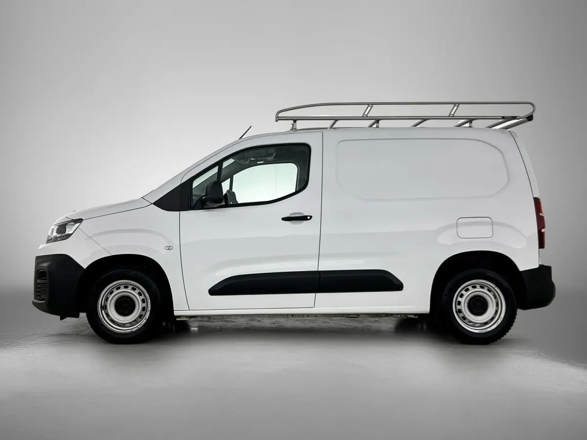 1.2 Benzine 111PK Euro6 / Distributie is vervangen  /Trekhaak / RVS imperiaal  / Schuifdeur / Airco / Pdc / Apk 01-2027
