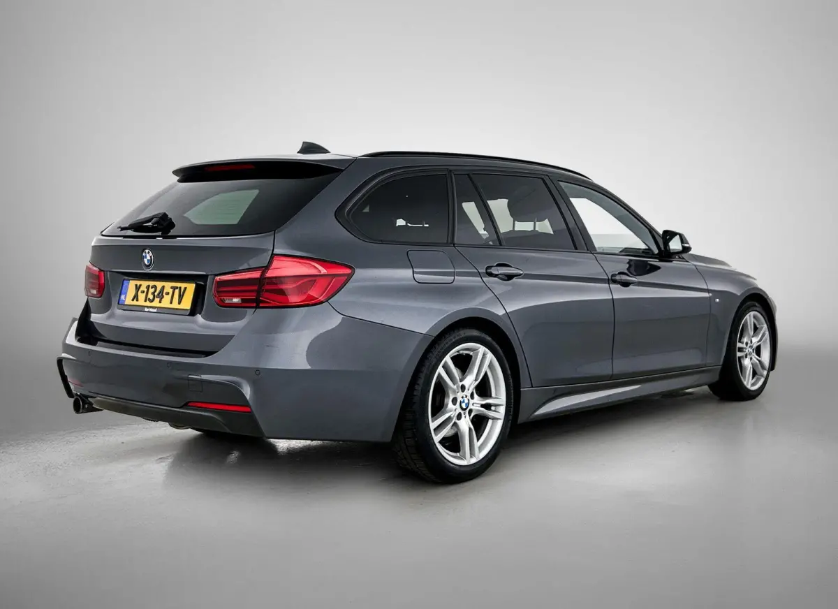 318i M Sport Edition | AUTOMAAT | PANORAMADAK | LEDEREN BEKLEDING | TREKHAAK | CRUISE CONTROL | CLIMATE CONTROL | ELEKTRISCHE KOFFERKLEP |