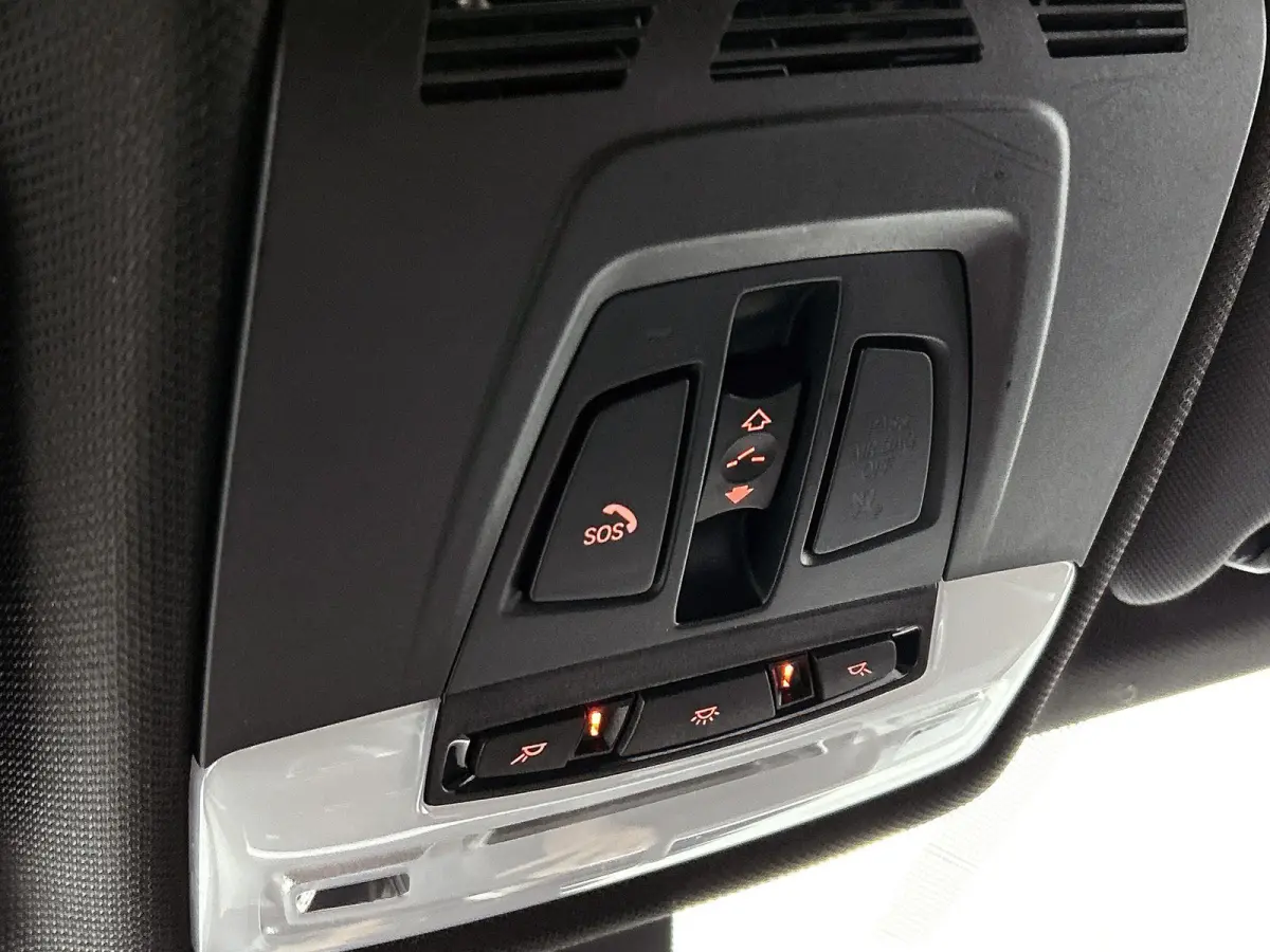 318i M Sport Edition | AUTOMAAT | PANORAMADAK | LEDEREN BEKLEDING | TREKHAAK | CRUISE CONTROL | CLIMATE CONTROL | ELEKTRISCHE KOFFERKLEP |