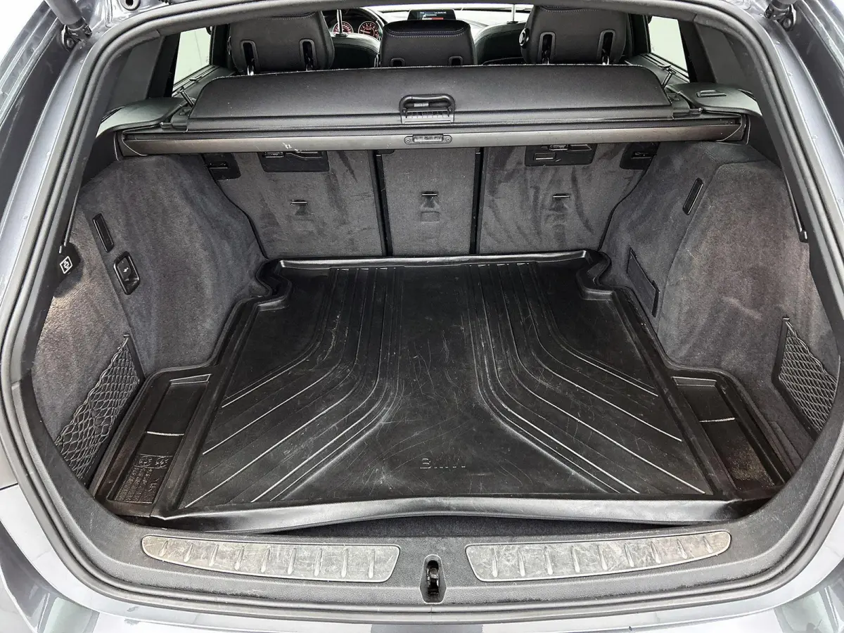318i M Sport Edition | AUTOMAAT | PANORAMADAK | LEDEREN BEKLEDING | TREKHAAK | CRUISE CONTROL | CLIMATE CONTROL | ELEKTRISCHE KOFFERKLEP |