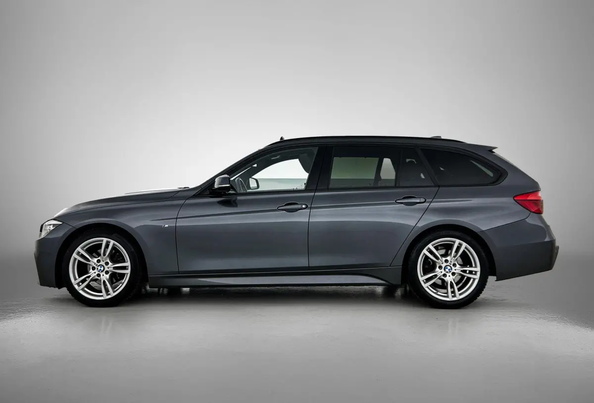 318i M Sport Edition | AUTOMAAT | PANORAMADAK | LEDEREN BEKLEDING | TREKHAAK | CRUISE CONTROL | CLIMATE CONTROL | ELEKTRISCHE KOFFERKLEP |