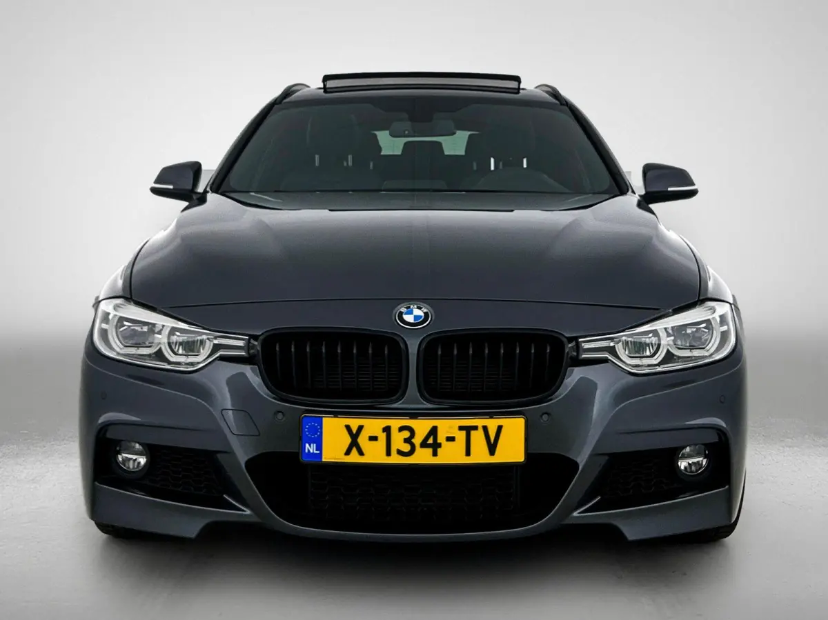 318i M Sport Edition | AUTOMAAT | PANORAMADAK | LEDEREN BEKLEDING | TREKHAAK | CRUISE CONTROL | CLIMATE CONTROL | ELEKTRISCHE KOFFERKLEP |