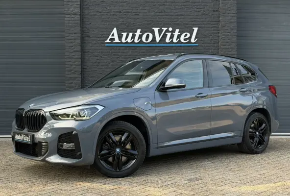 xDrive25e M-Sport | Panodak | Head-Up | Comfort Access | Camera | Apple Carplay