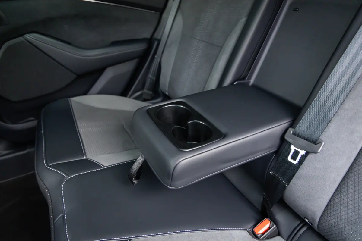 GT AWD | Pano-dak | B&O | 360 Camera | Standkachel | MagneRide onderstel | Memory stoel | Apple/Android Carplay