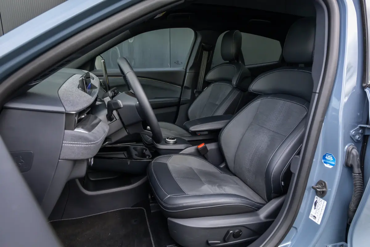 GT AWD | Pano-dak | B&O | 360 Camera | Standkachel | MagneRide onderstel | Memory stoel | Apple/Android Carplay