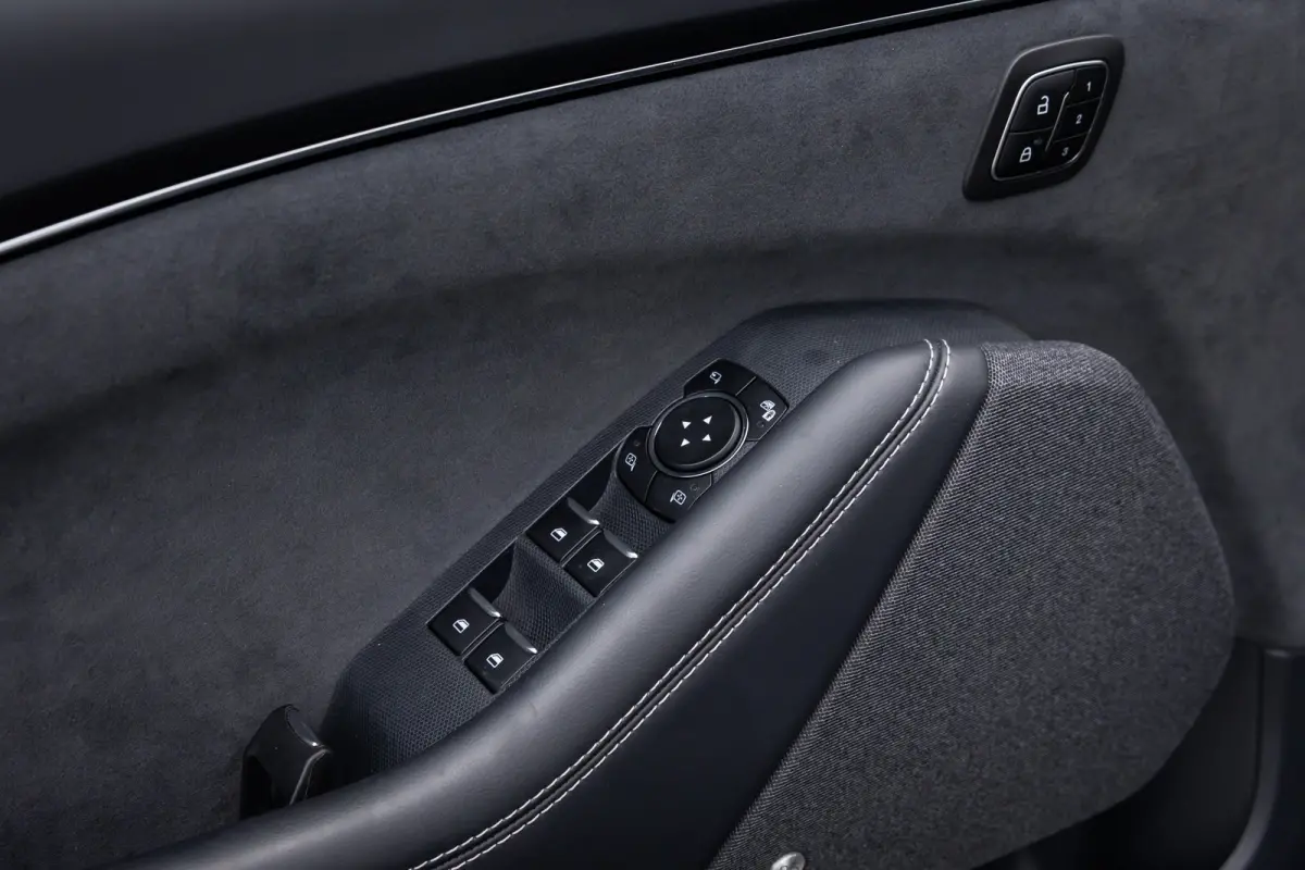 GT AWD | Pano-dak | B&O | 360 Camera | Standkachel | MagneRide onderstel | Memory stoel | Apple/Android Carplay