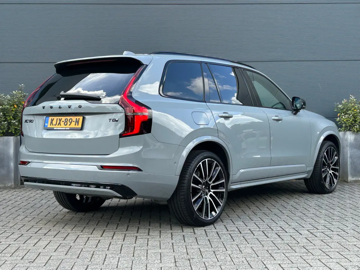 2.0 T8 Plug-in hybrid AWD Ultra Black Ed. Exec. | Full option! | Massage | Bowers & Wilkins | Luchtvering | Pano | 360 camera |