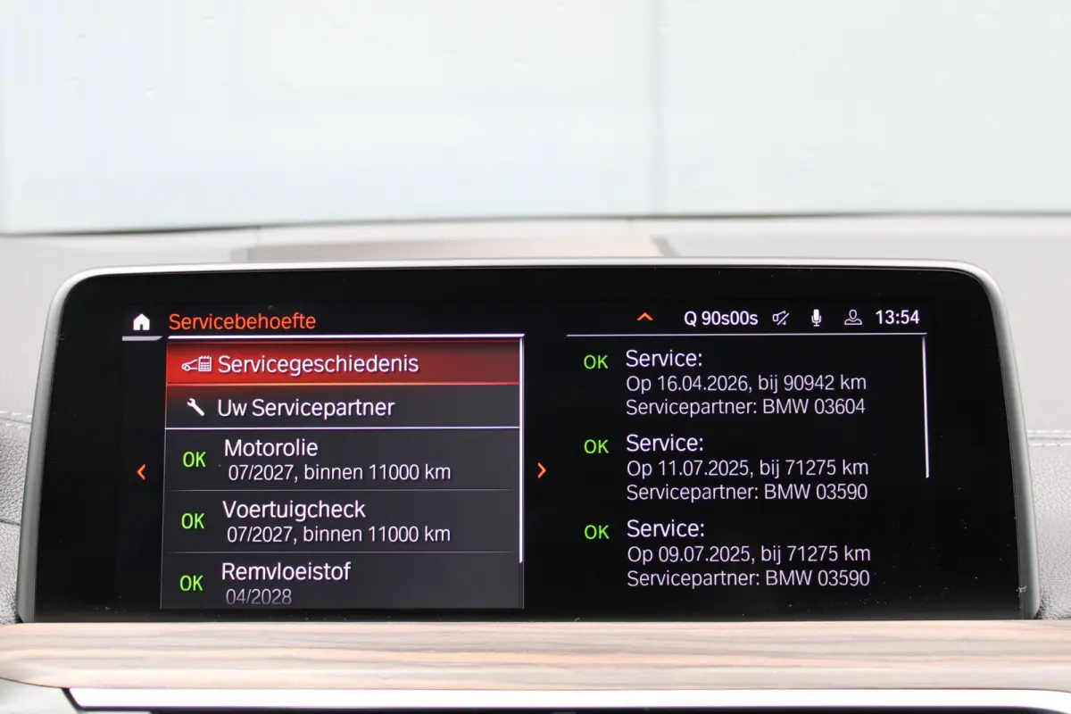 M40i M-sport | panoramadak | head-up display | 360 camera | elektrische trekhaak | keyless entry | NL auto | 354 PK