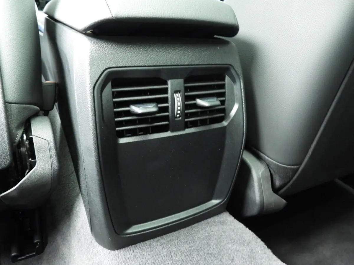 420i | M-Sportpakket | LED | Navigatie | Schuifdak | Sportstoelen | Stoelverwarming | DAB | Alu 19 inch