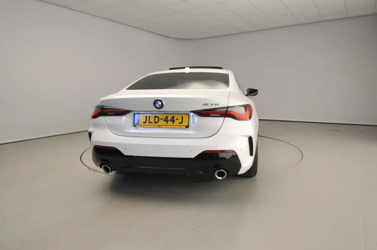 420i | M-Sportpakket | LED | Navigatie | Schuifdak | Sportstoelen | Stoelverwarming | DAB | Alu 19 inch
