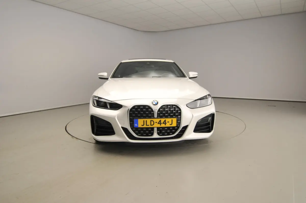 420i | M-Sportpakket | LED | Navigatie | Schuifdak | Sportstoelen | Stoelverwarming | DAB | Alu 19 inch
