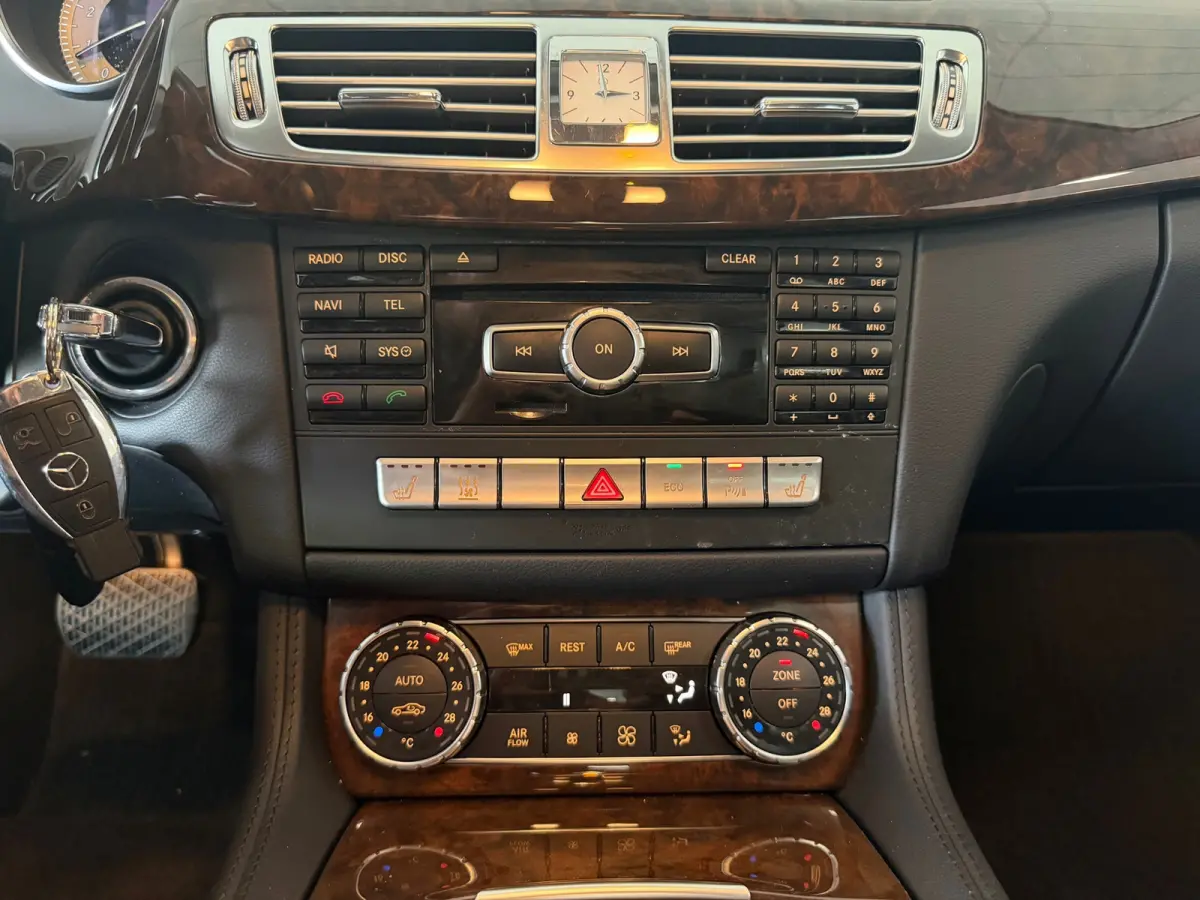 350 NAVIGATIE/CAMERA, CRUISE, LEER, 306 PK