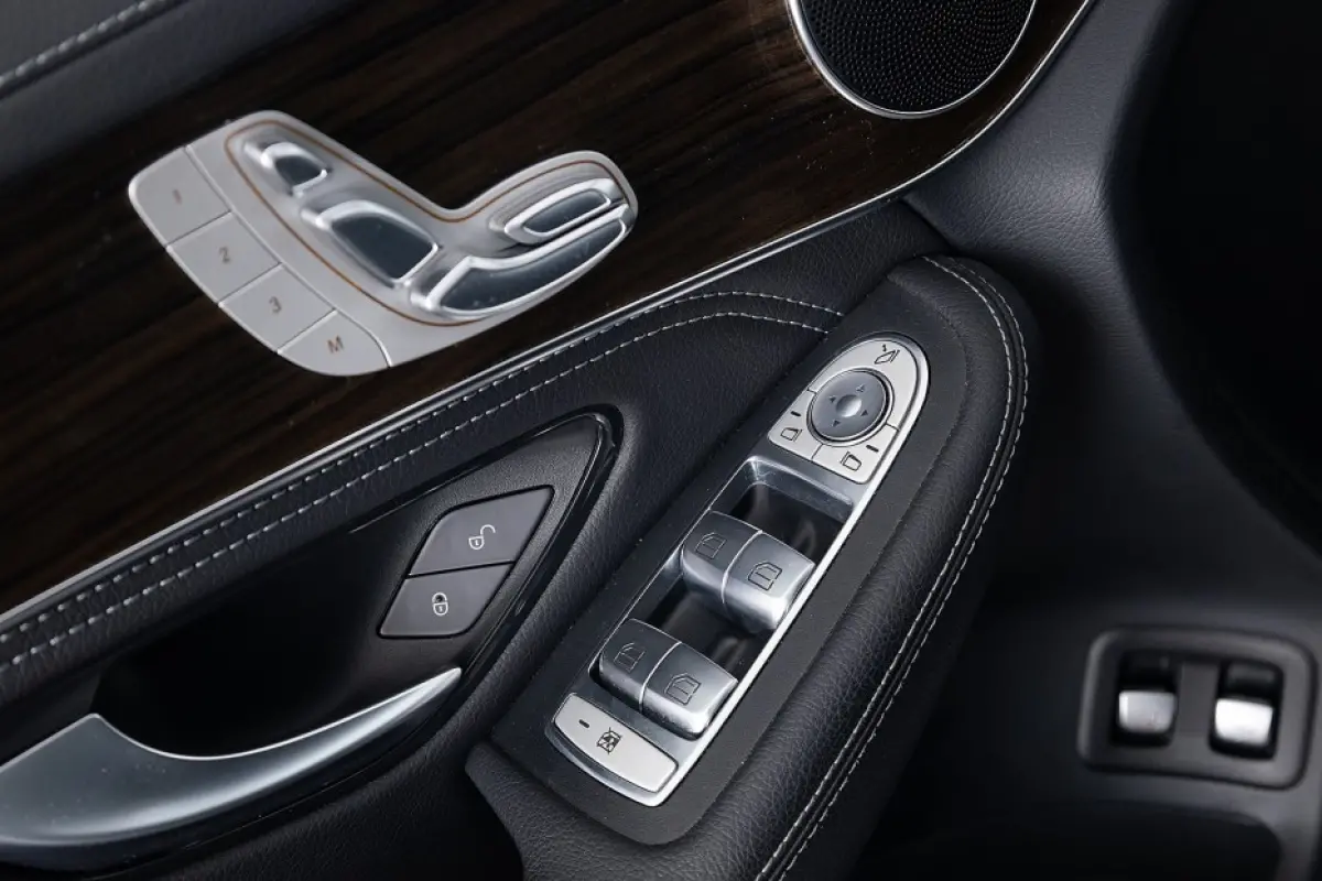 4MATIC Business Line | PANORAMADAK | LEDER | EL. STOELEN | 360 Camera | PHEV